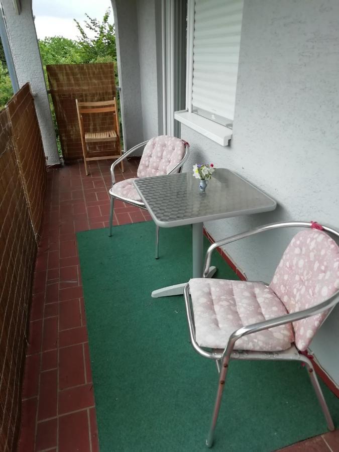 Ferienwohnung Schlossblick Бенсхайм Екстериор снимка